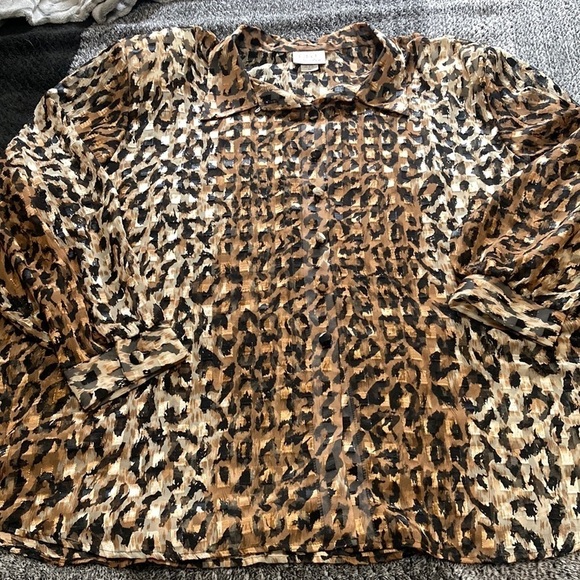 Sheer animal print vibes button up blouse size 32 - Picture 1 of 9